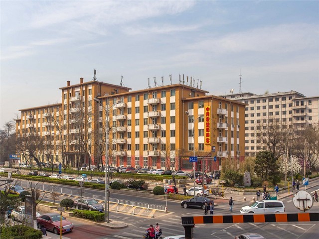 普陀区夹持提升输送机厂家供应